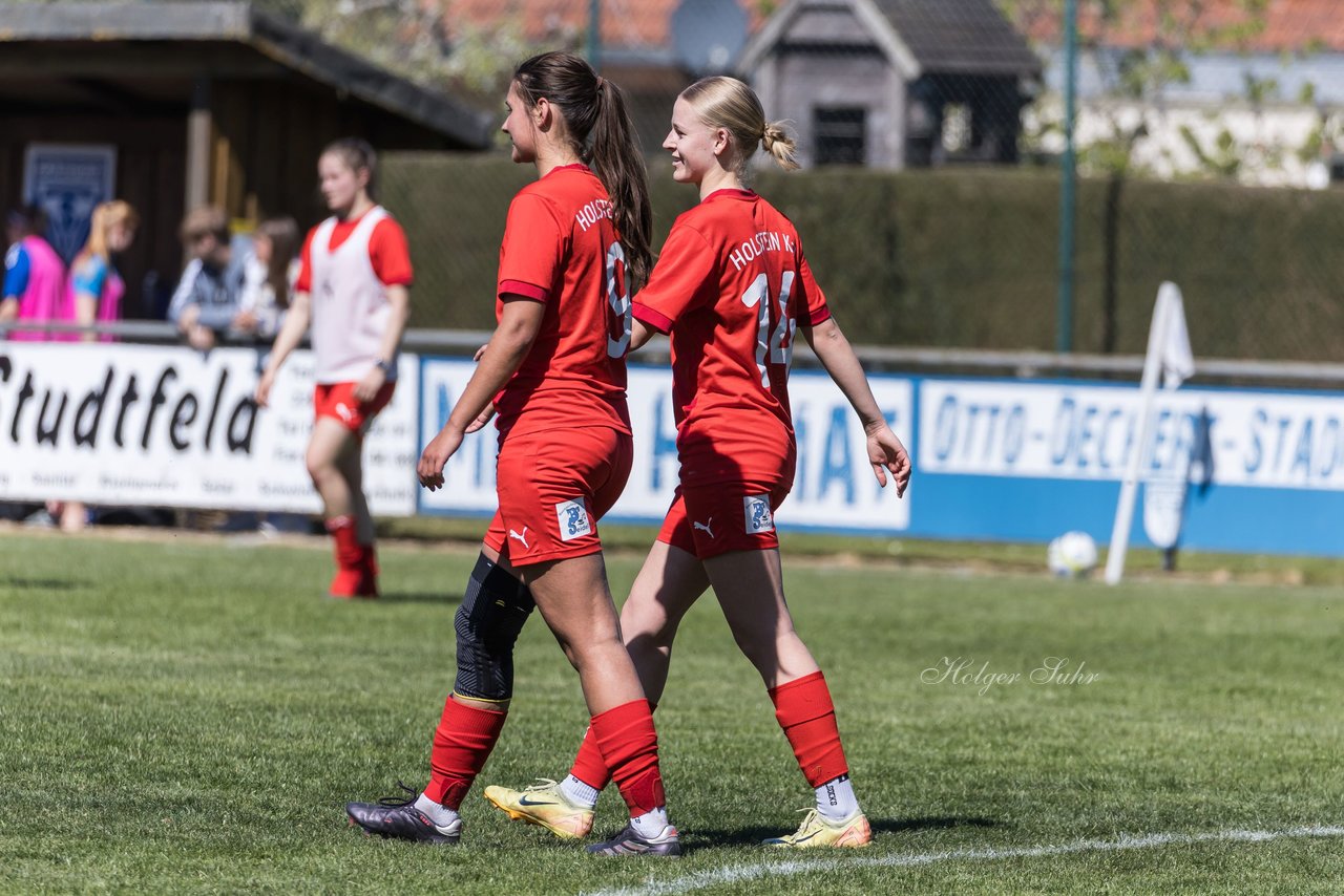 Bild 401 - F TSV Zarpen - Holstein Kiel II : Ergebnis: 2:6